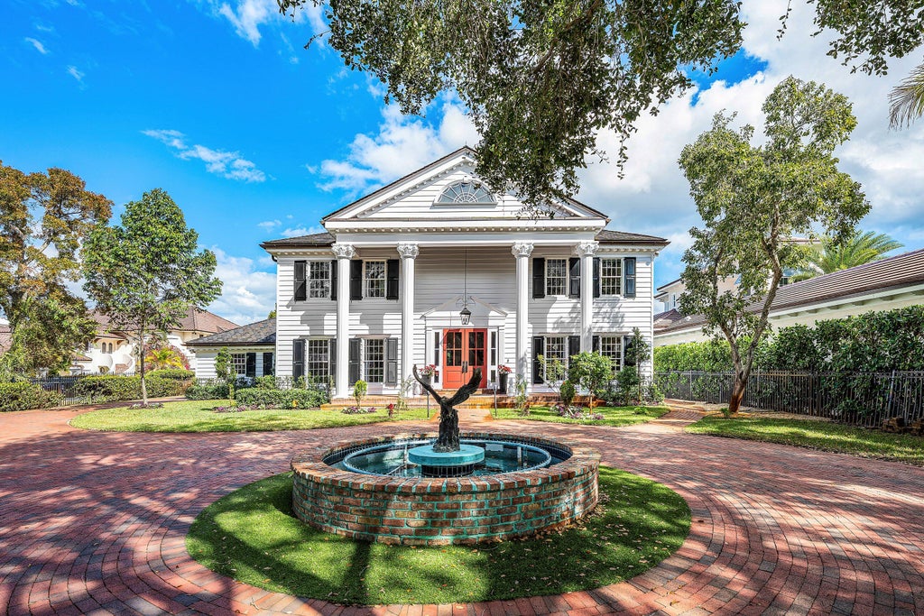 Photo of 19153 SE Jupiter River Drive, Jupiter, FL 33458 (MLS # B26073761)