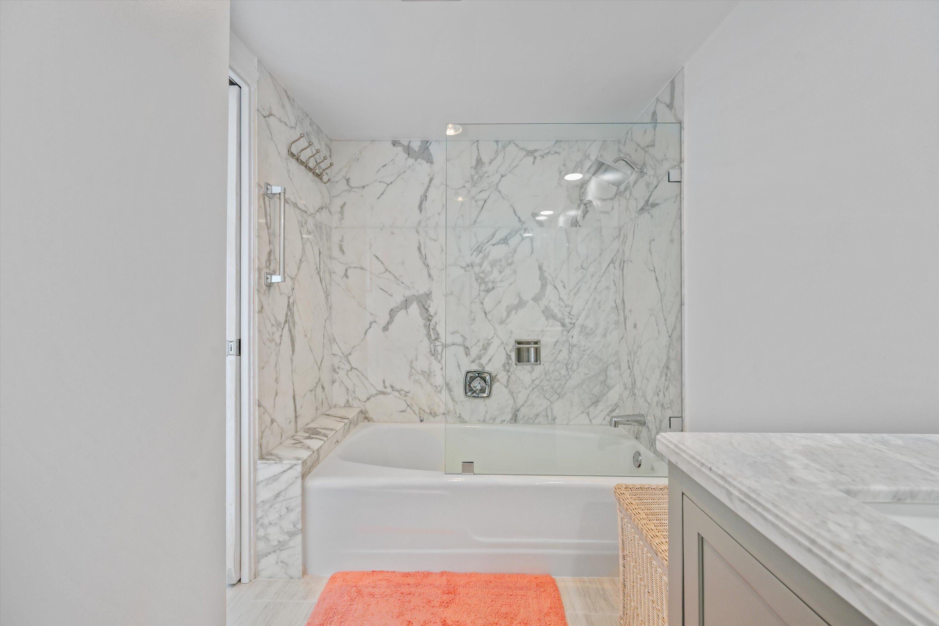 LA BONNE VIE CONDO - Residential Lease