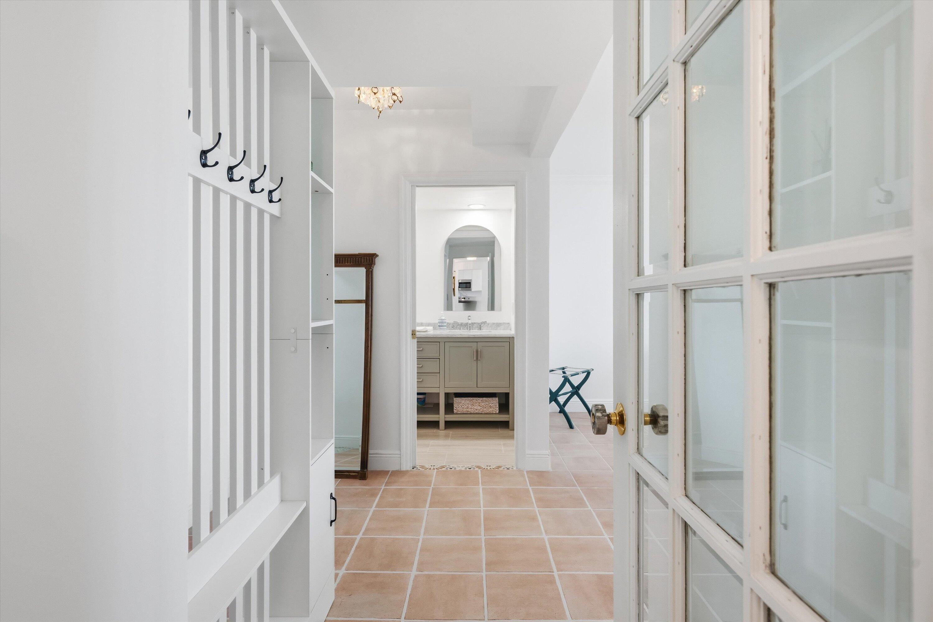 LA BONNE VIE CONDO - Residential Lease