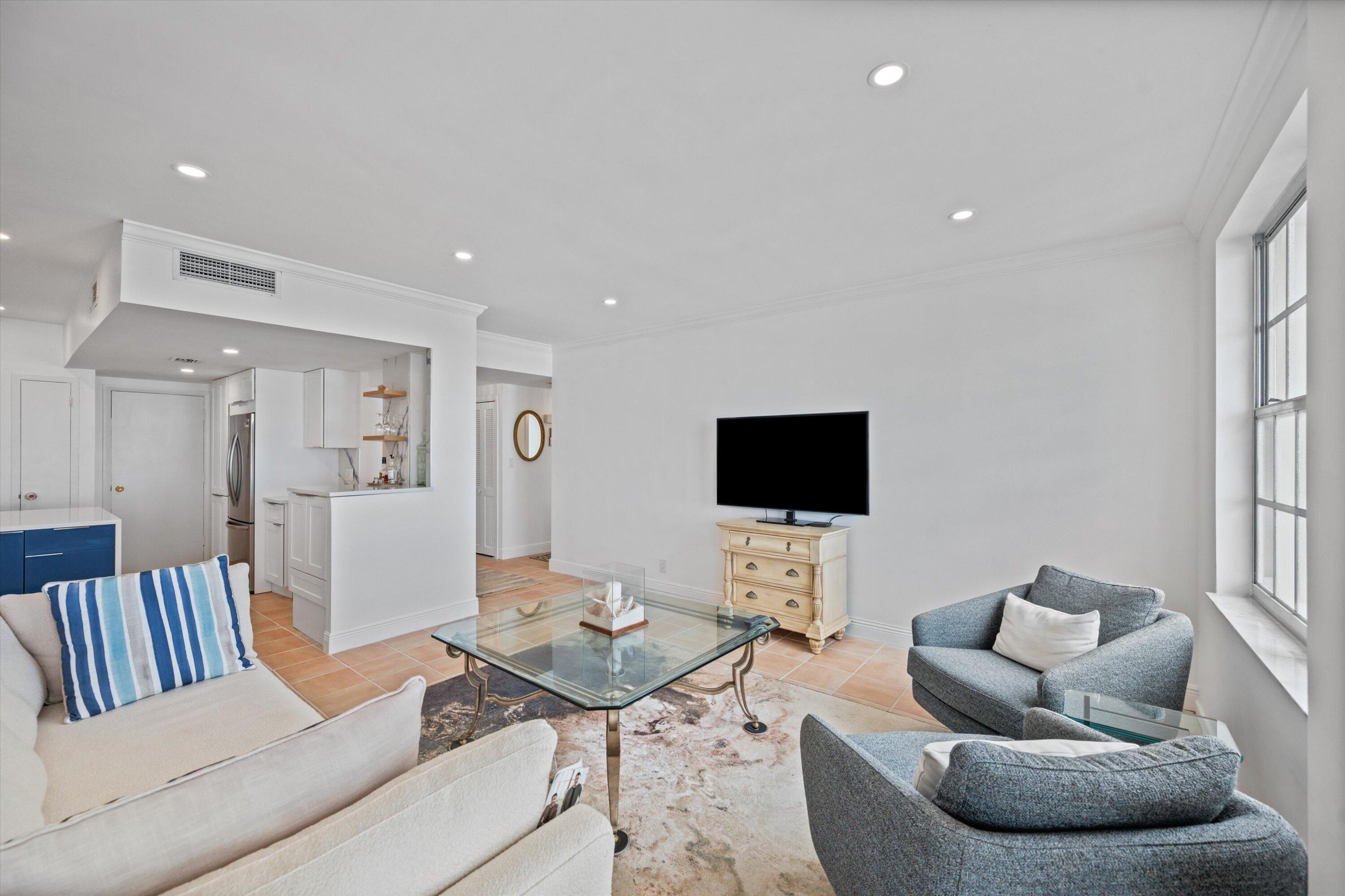 LA BONNE VIE CONDO - Residential Lease