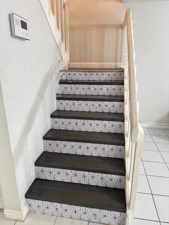 FOREST LAKES - Residential