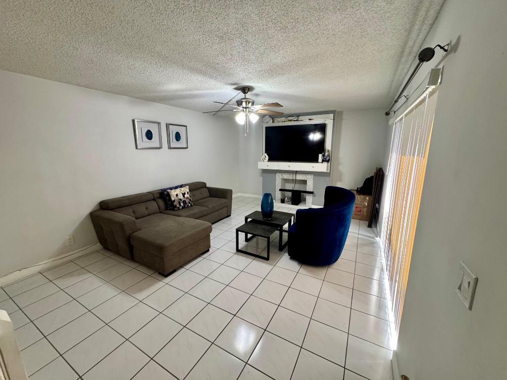 FOREST LAKES - Residential