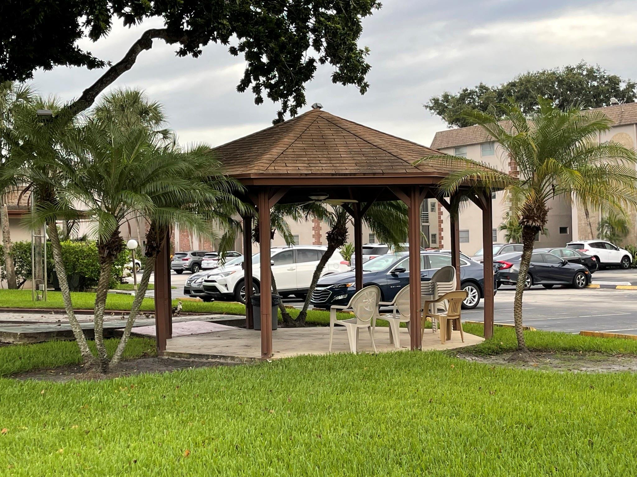 Arrowhead Condominium - Residential