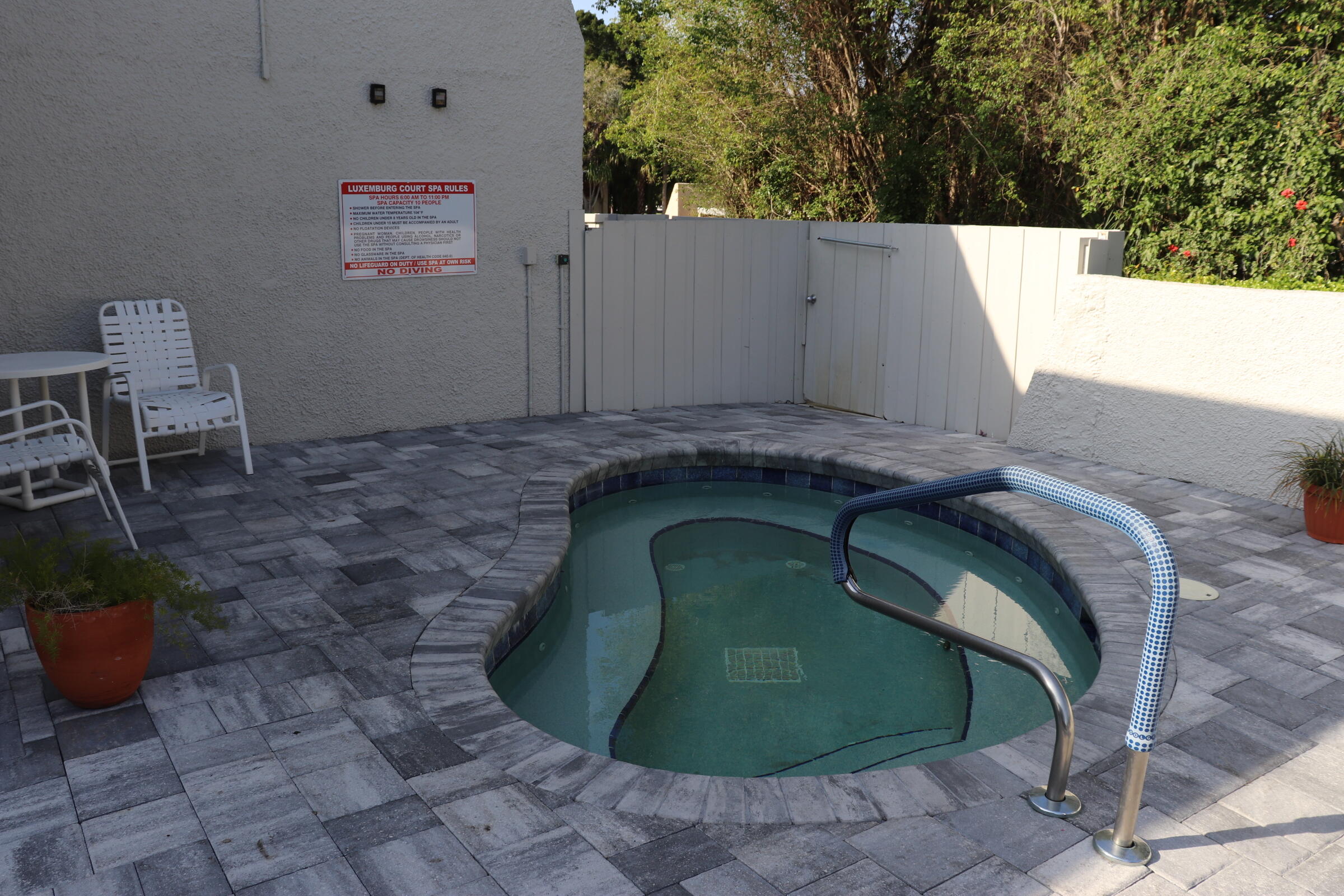 FOUNTAINS OF PALM BEACH CONDO 3 - Residential