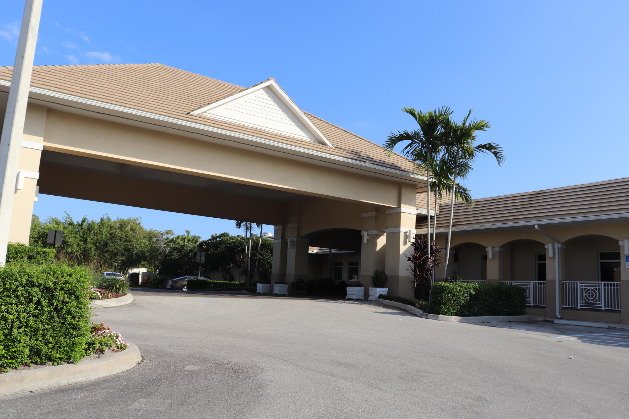 FOUNTAINS OF PALM BEACH CONDO 3 - Residential