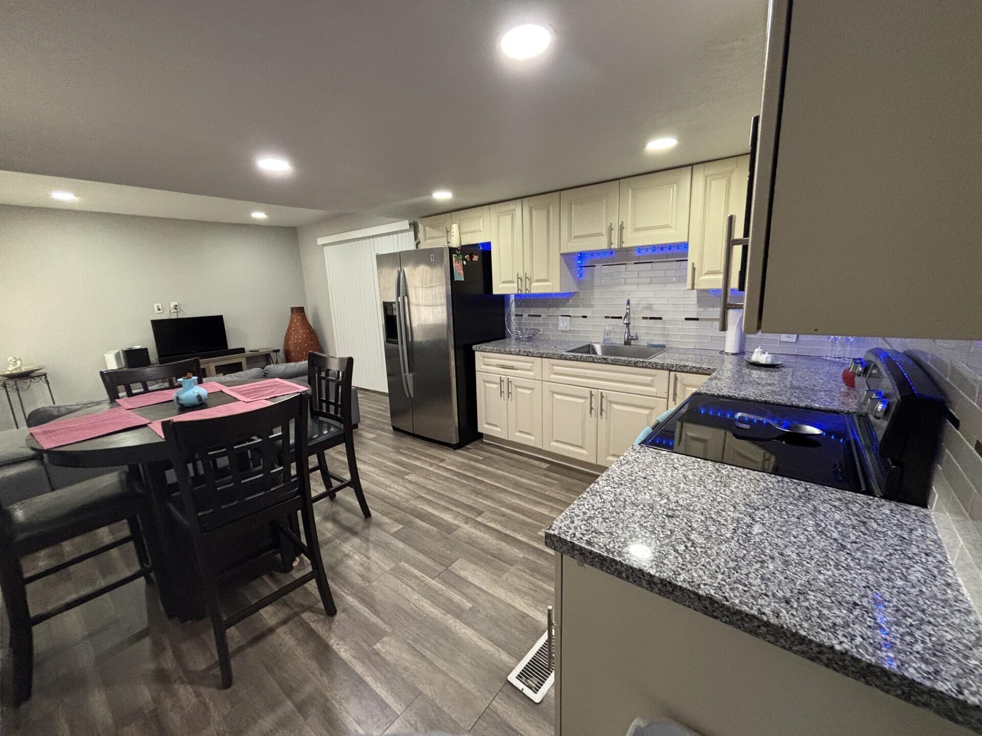DEERFIELD LAKE - Residential