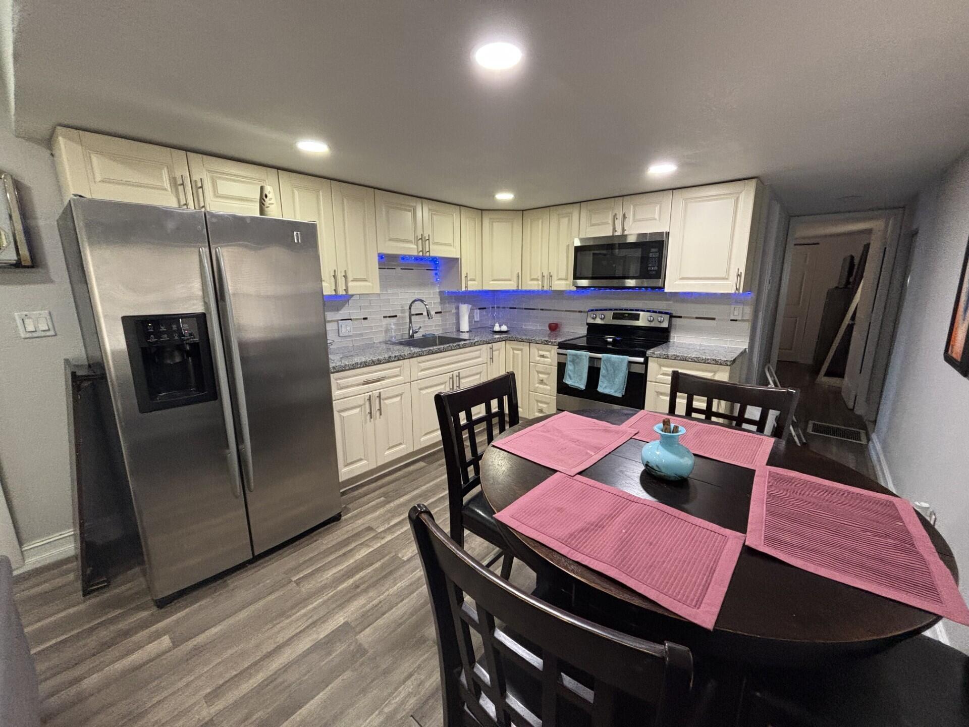 DEERFIELD LAKE - Residential