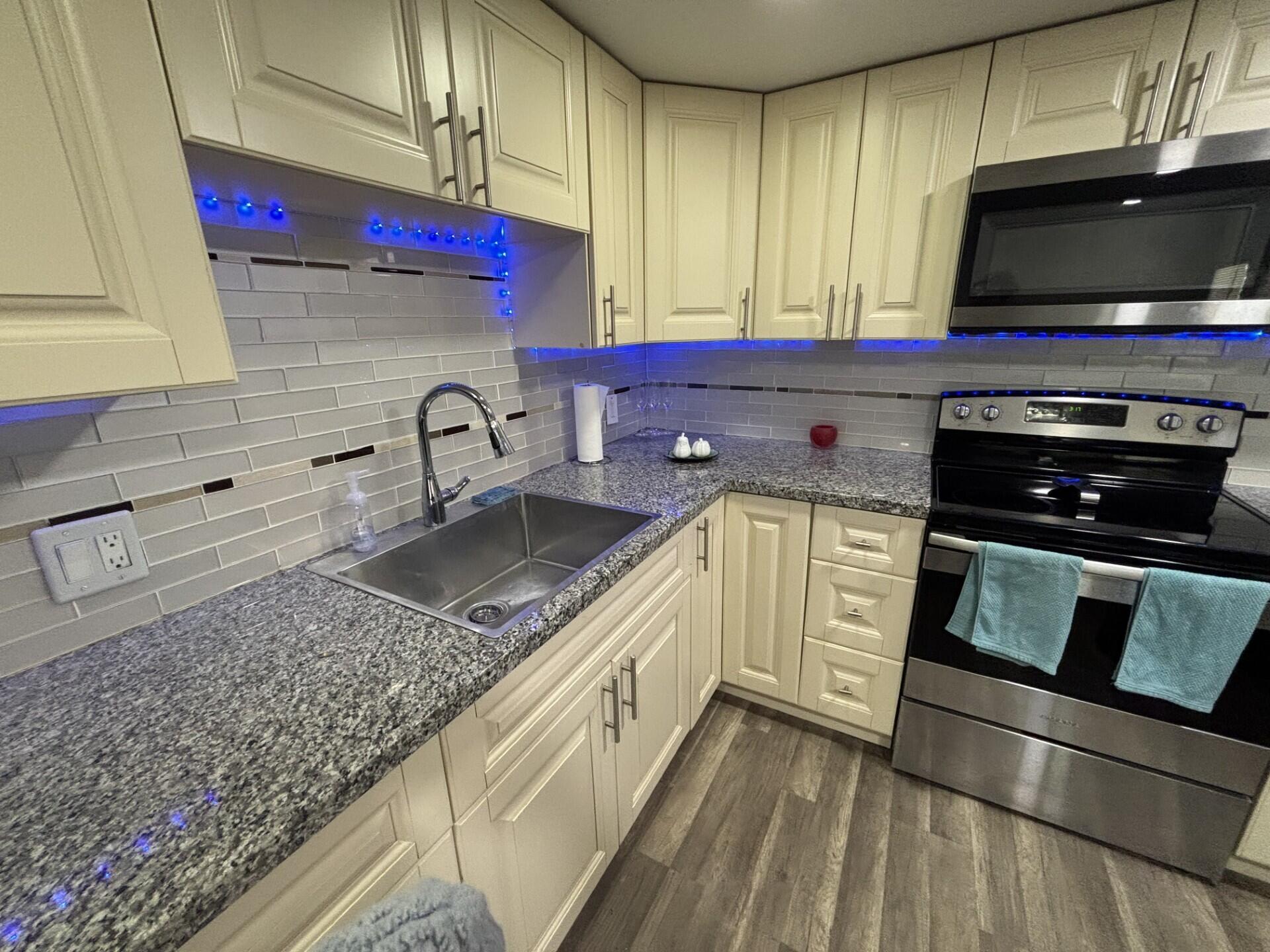 DEERFIELD LAKE - Residential