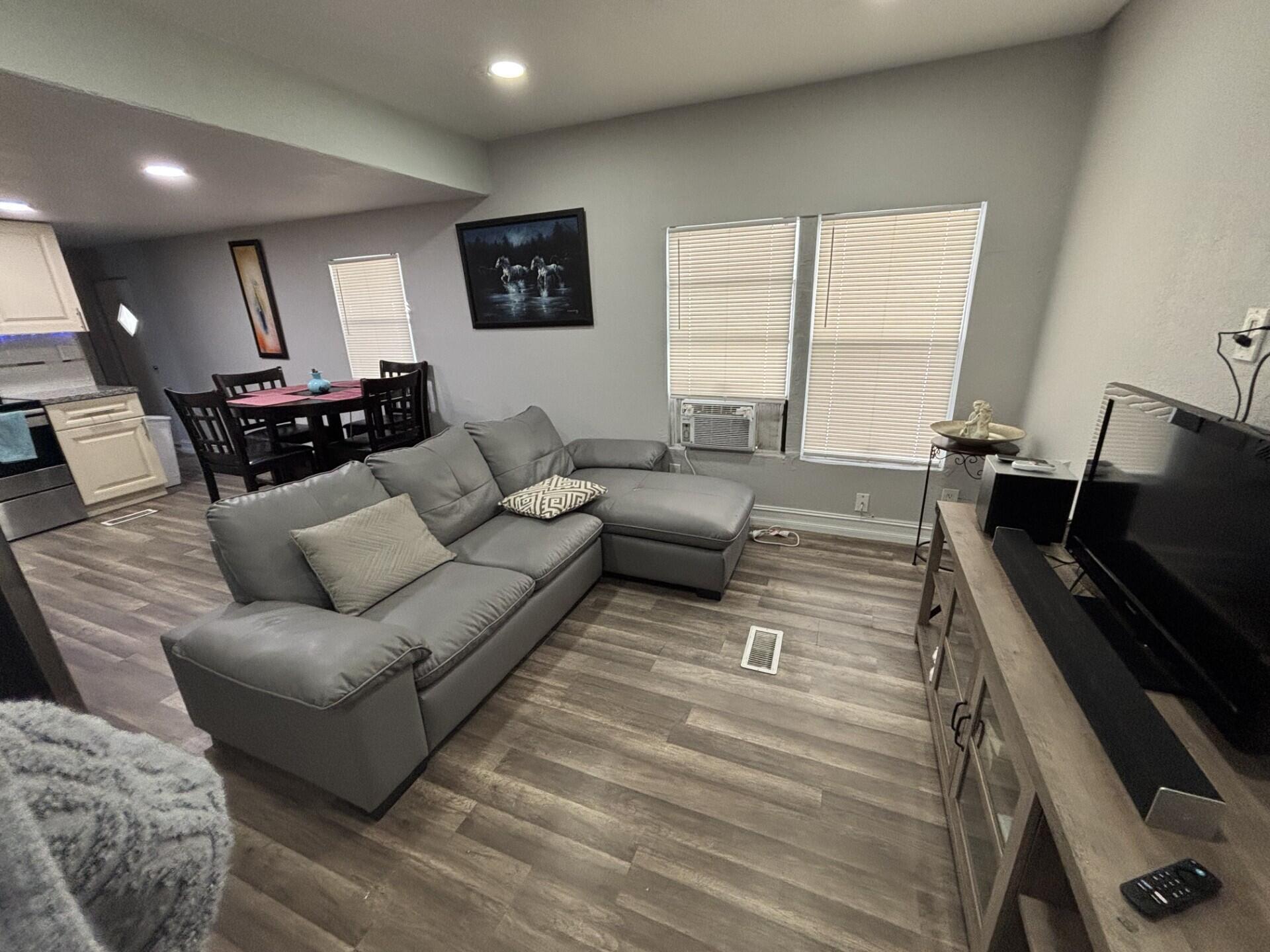 DEERFIELD LAKE - Residential