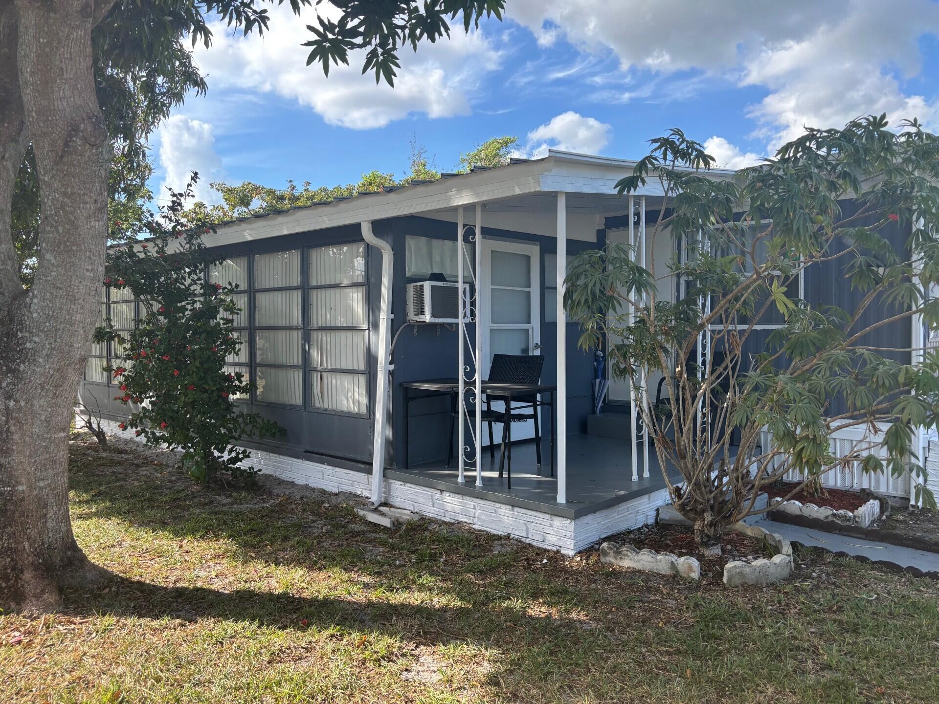 DEERFIELD LAKE - Residential