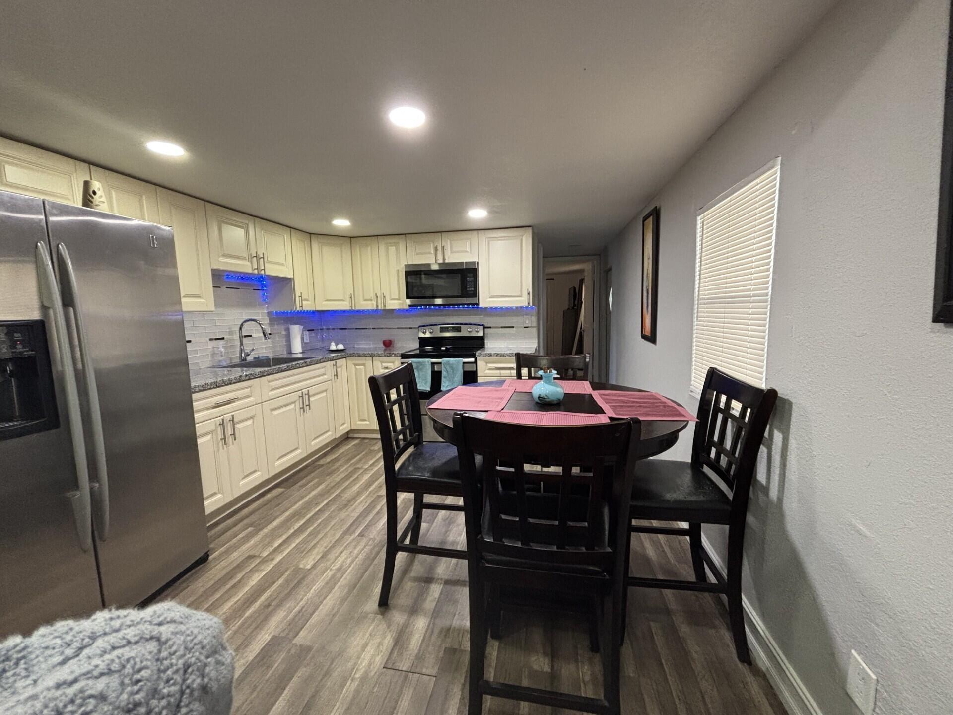 DEERFIELD LAKE - Residential