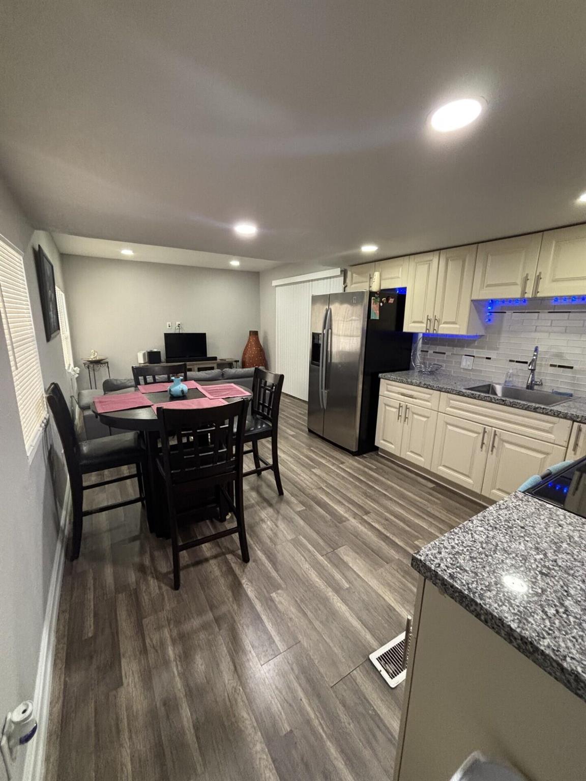 DEERFIELD LAKE - Residential