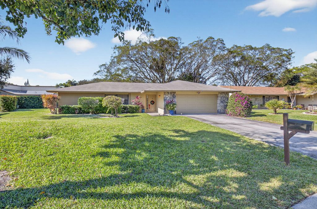 Photo of 738 NW 24th Avenue, Delray Beach, FL 33445 (MLS # R11151144)