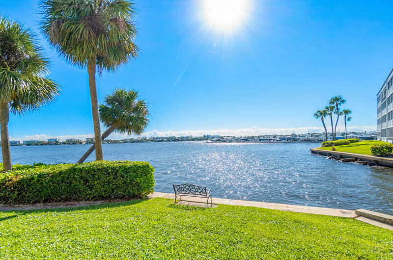 HIDDEN HARBOUR OF THE PALM BEACHES CONDO - Residential Lease