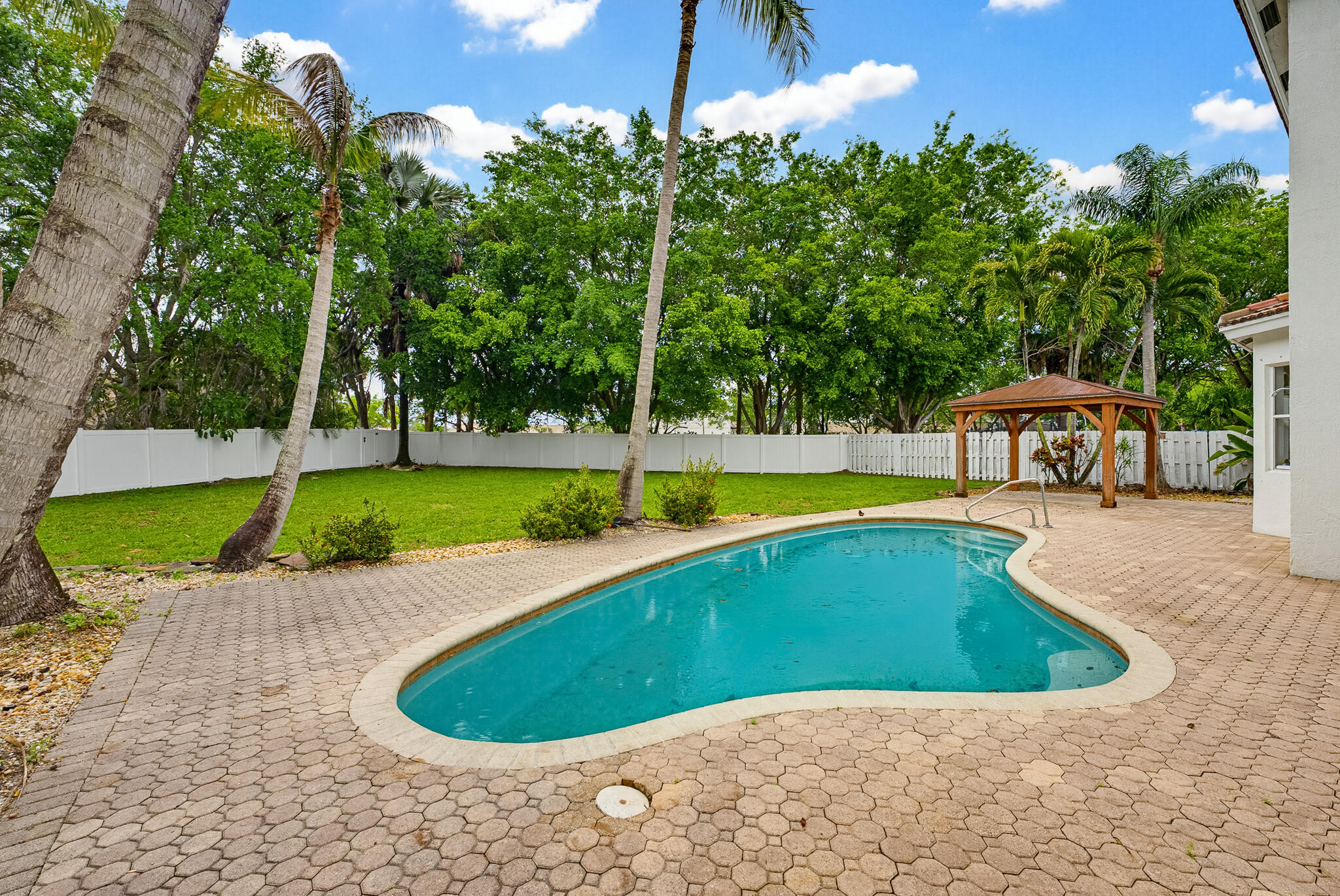 JOURNEYS END 2 - Residential