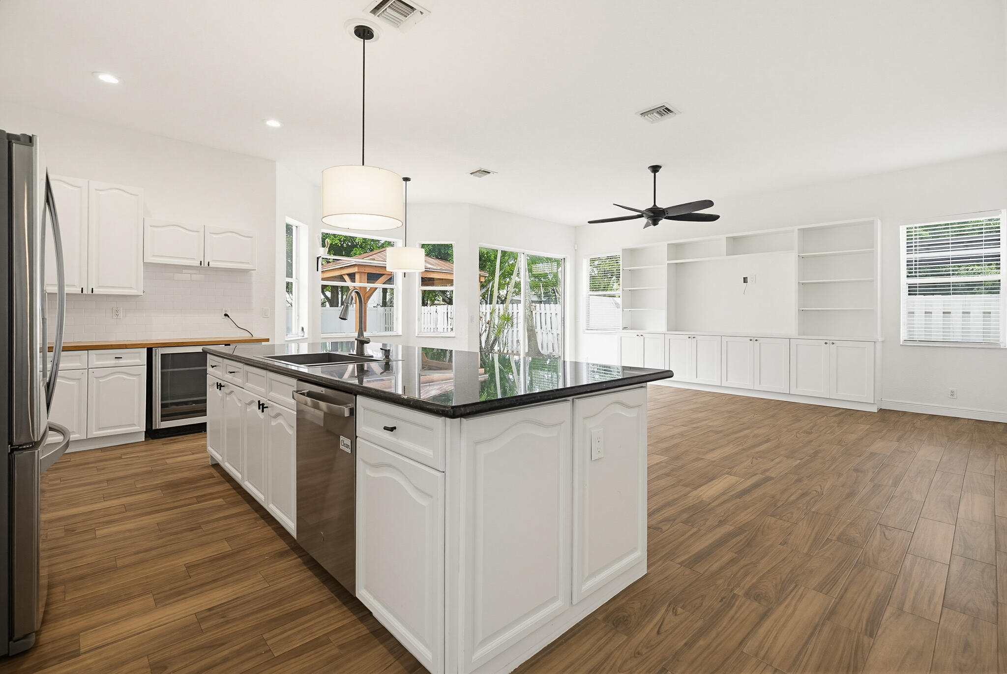 JOURNEYS END 2 - Residential