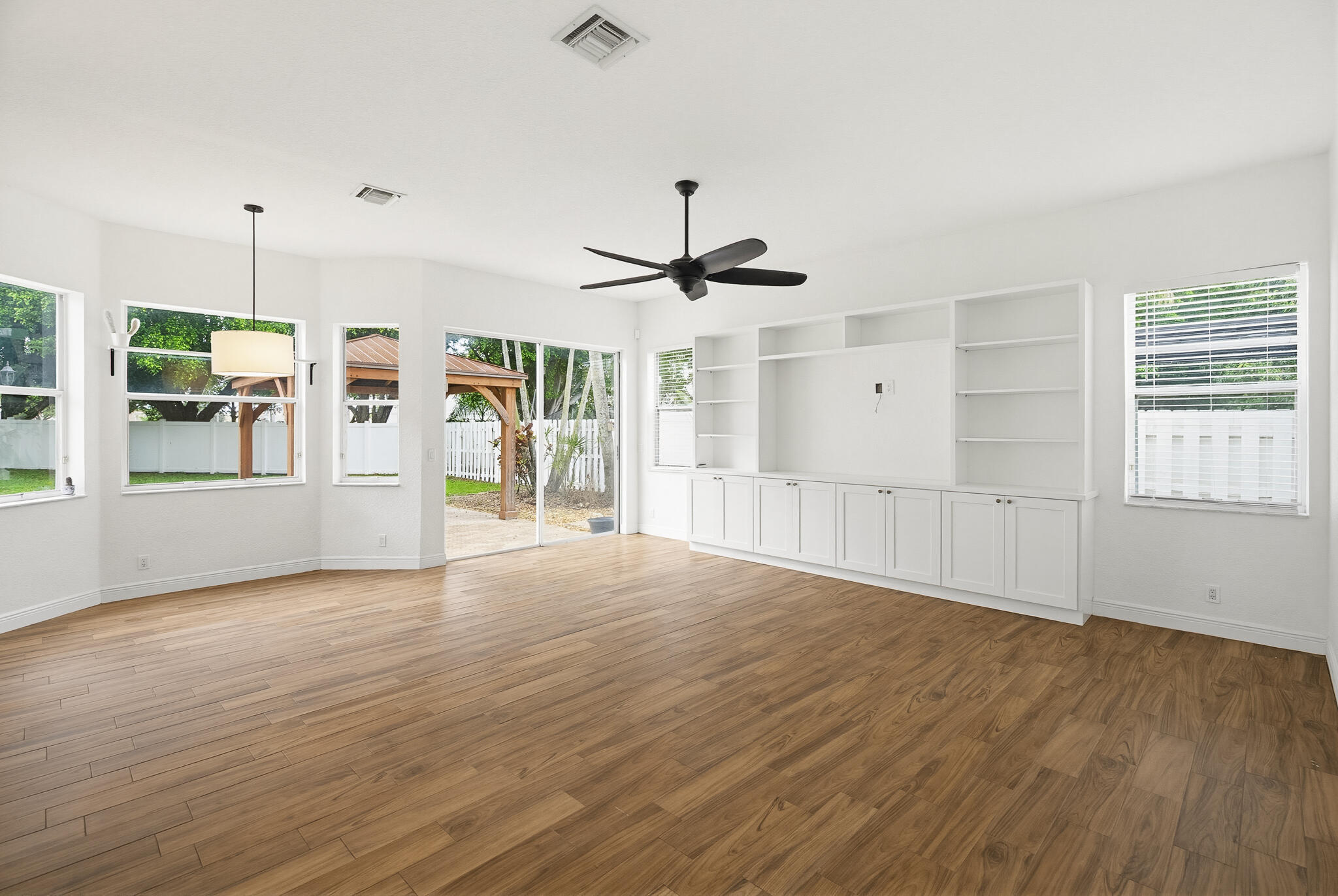 JOURNEYS END 2 - Residential