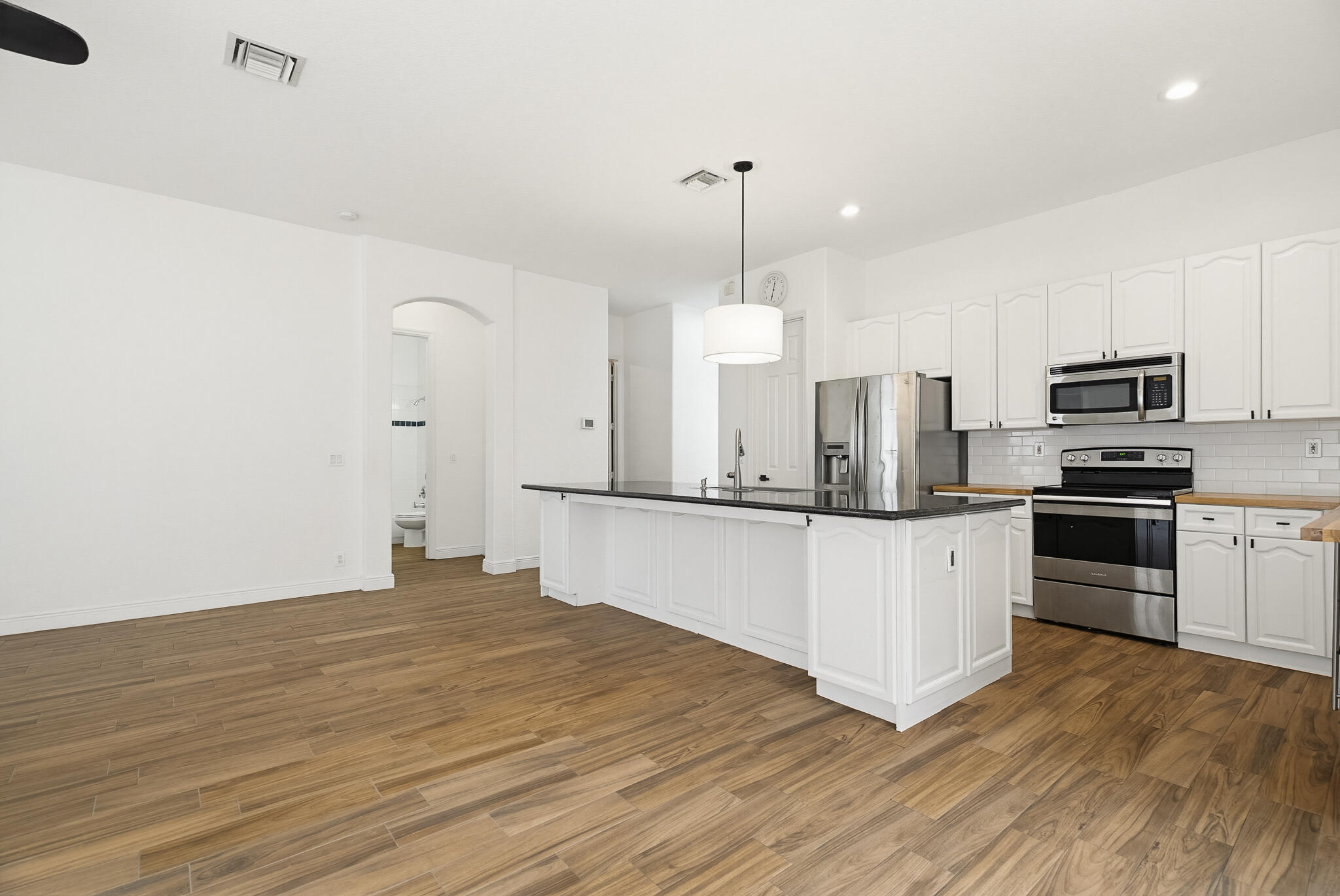 JOURNEYS END 2 - Residential