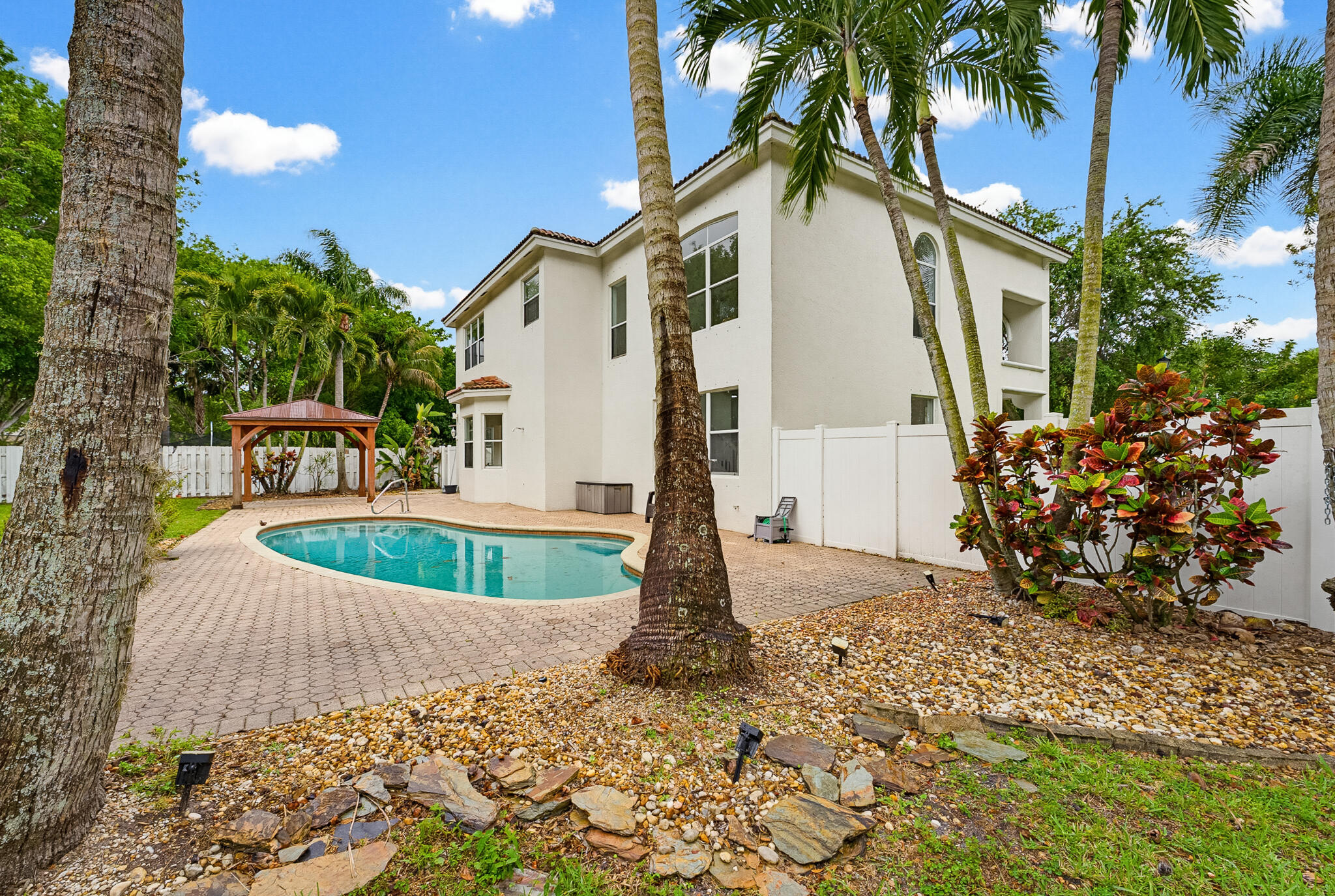 JOURNEYS END 2 - Residential