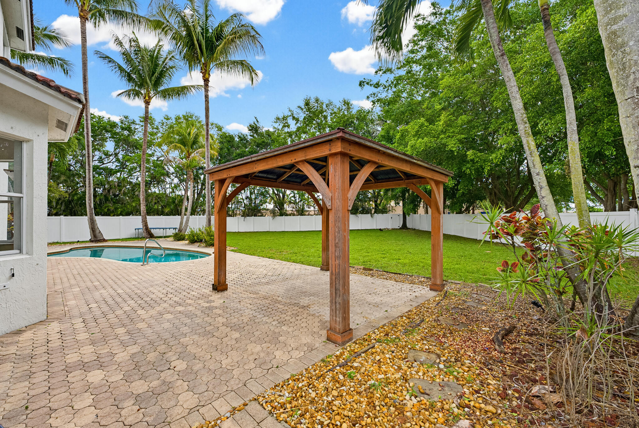 JOURNEYS END 2 - Residential