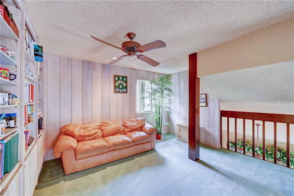 Country Address 102-1 B - Residential