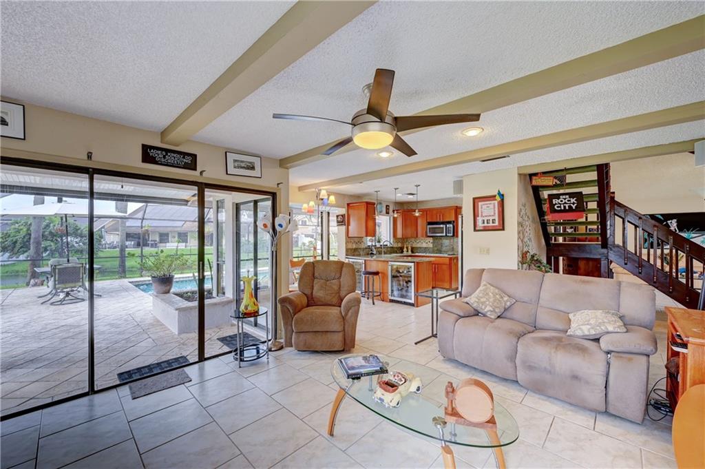 Country Address 102-1 B - Residential