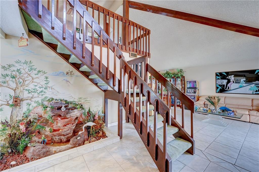 Country Address 102-1 B - Residential