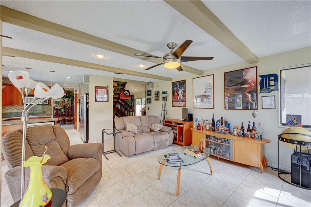 Country Address 102-1 B - Residential