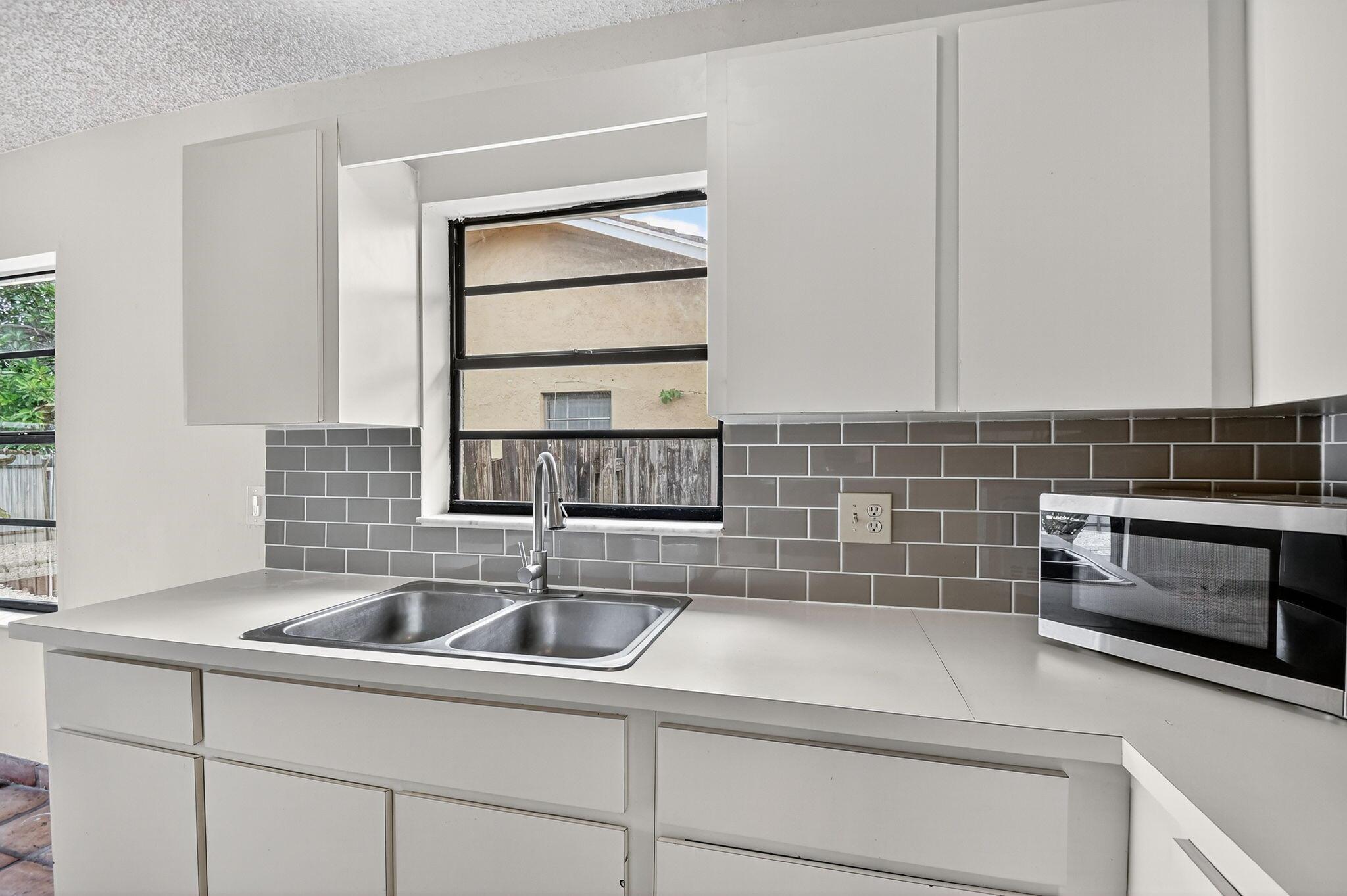 View photos, virtual tours, details... 2747 Summit Boulevard