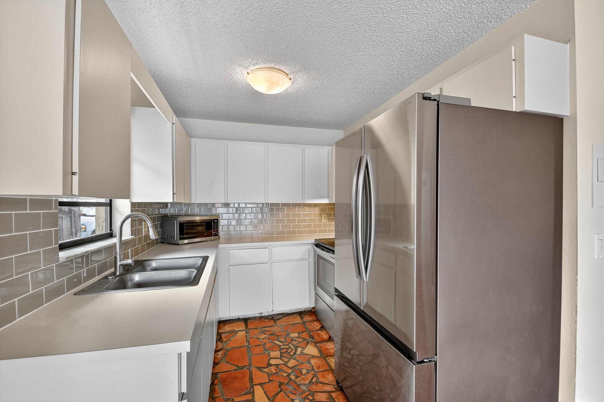 View photos, virtual tours, details... 2747 Summit Boulevard