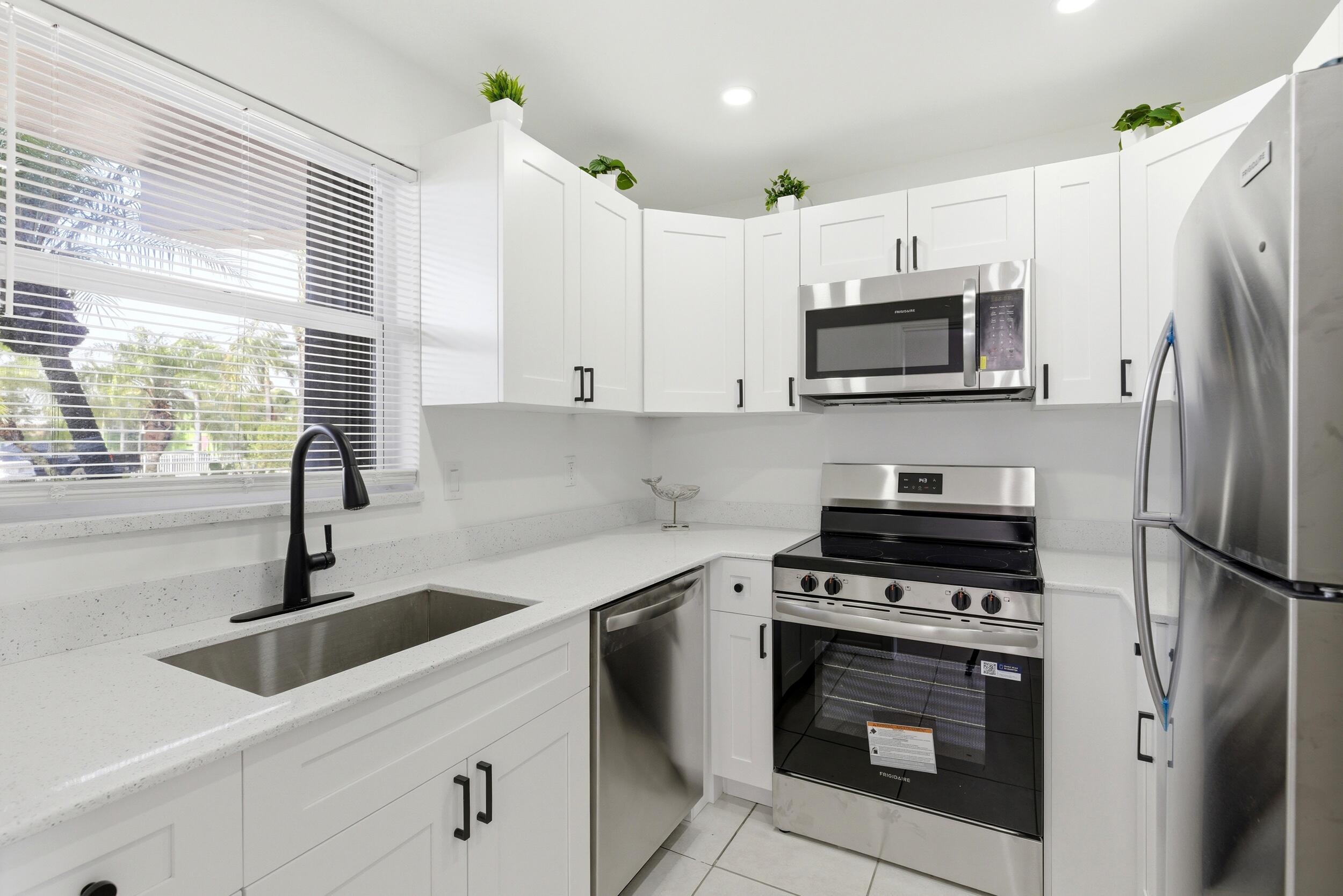 ISLAND TOWERS INC CONDO - Residential