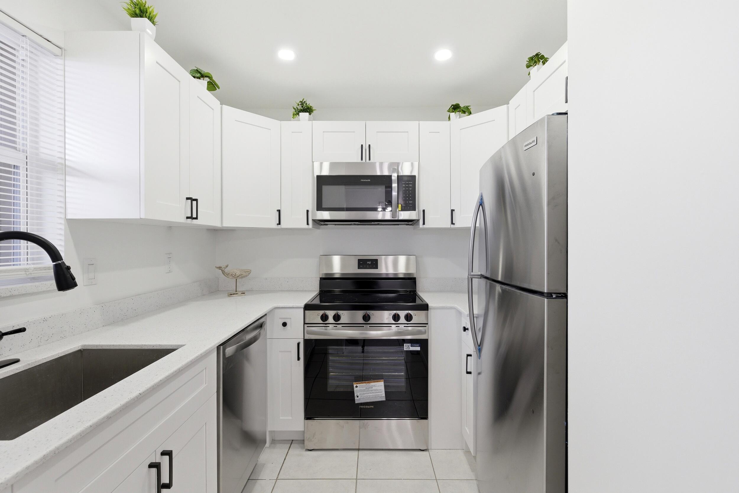 ISLAND TOWERS INC CONDO - Residential