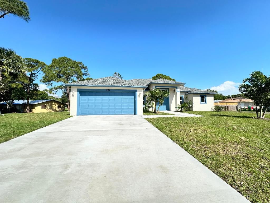 Photo of 404 Gregory Street, Fort Pierce, FL 34982 (MLS # R10971621)