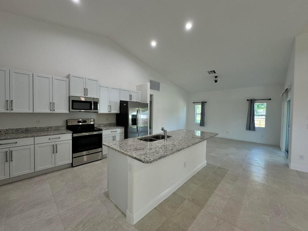 Photo of 404 Gregory Street, Fort Pierce, FL 34982 (MLS # R10971621)