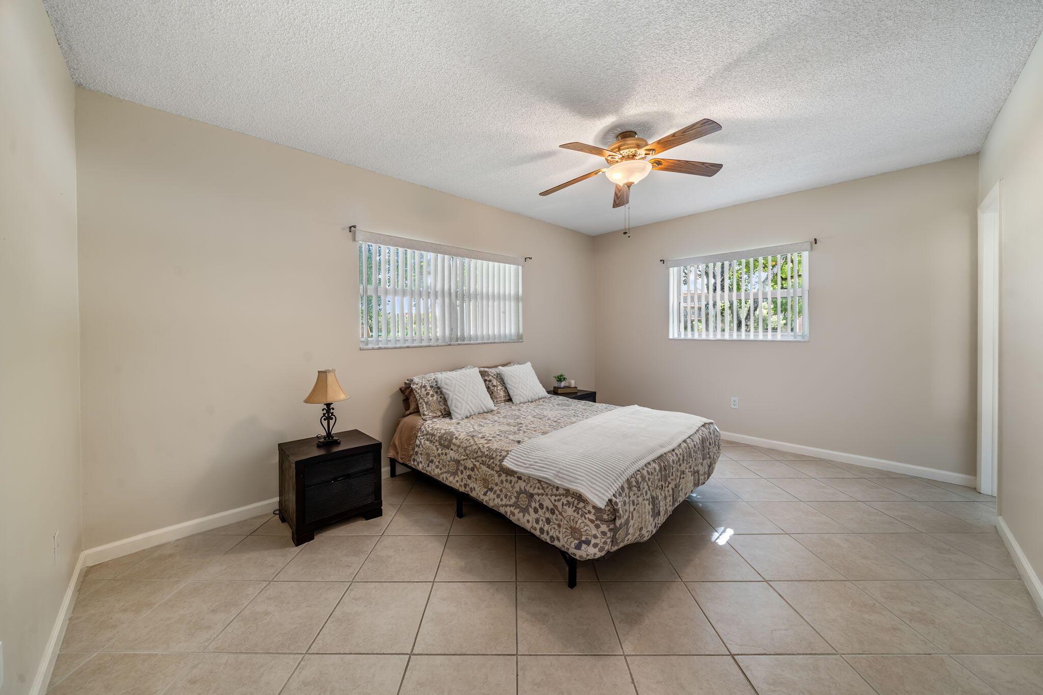 ORIOLE GARDENS THREE 89 C - Residential
