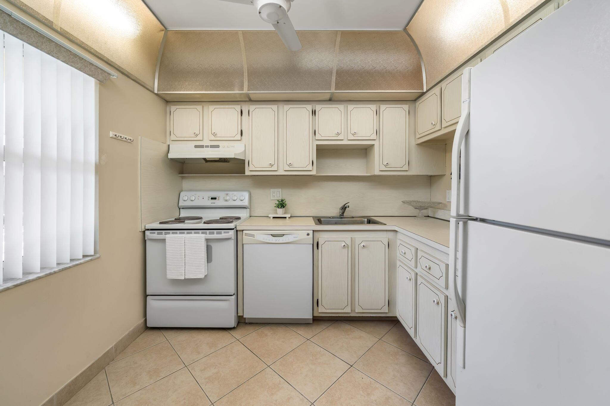 ORIOLE GARDENS THREE 89 C - Residential