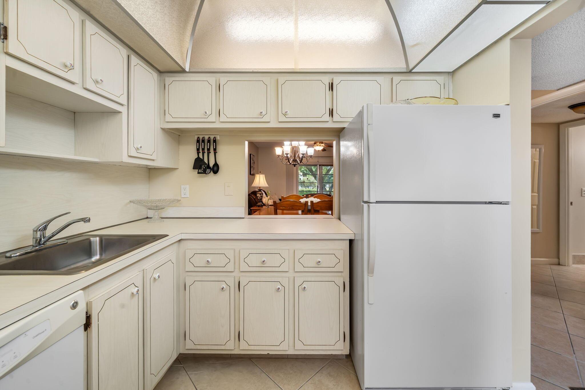 ORIOLE GARDENS THREE 89 C - Residential