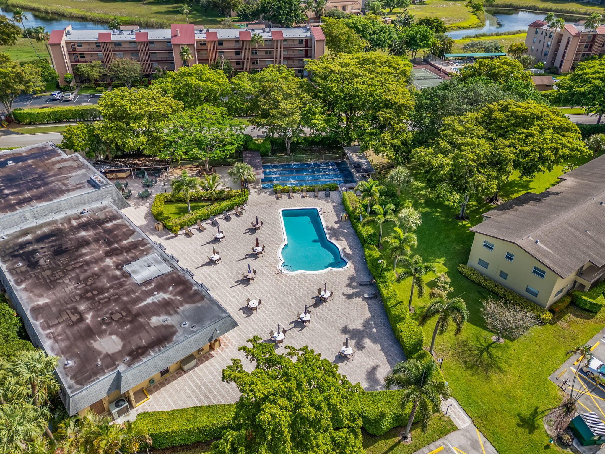 ORIOLE GARDENS THREE 89 C - Residential