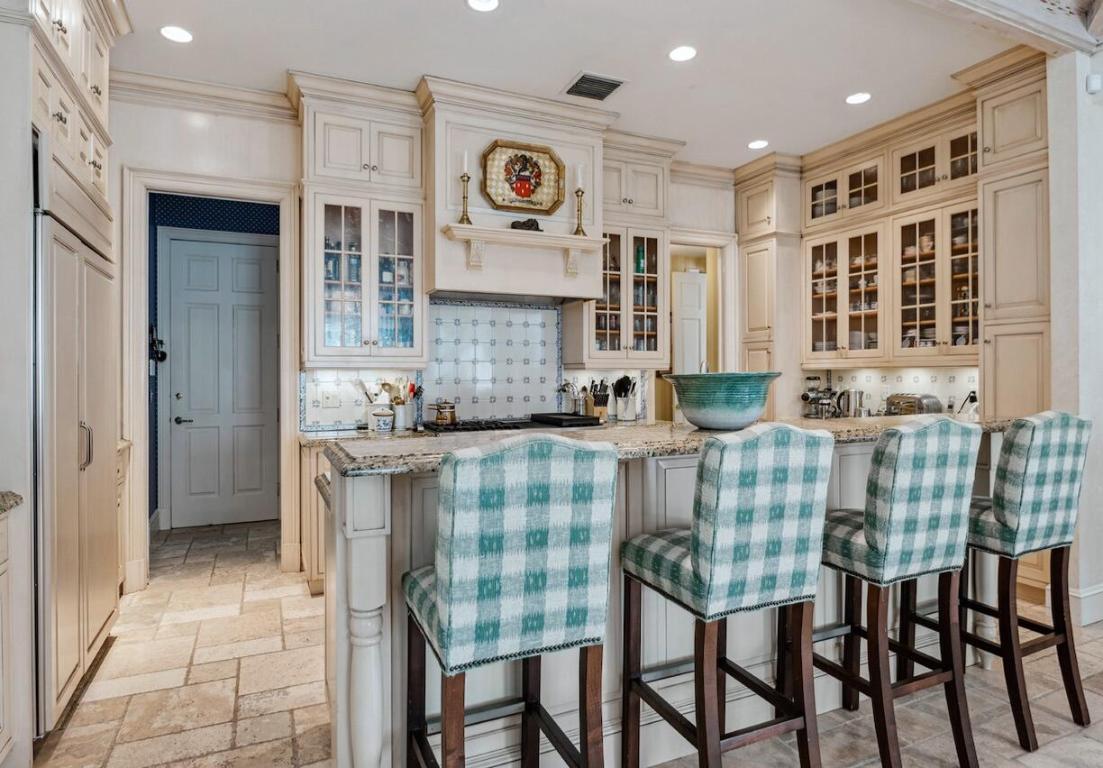 OLD PORT VILLAGE 1 - Residential