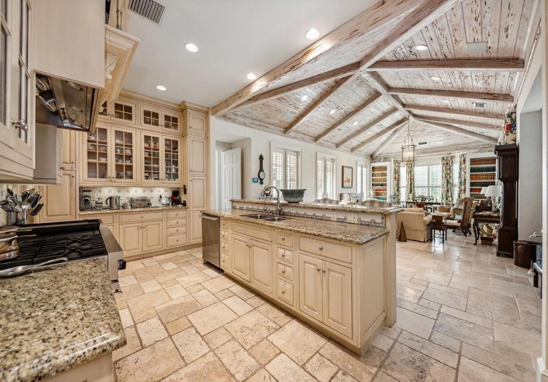 OLD PORT VILLAGE 1 - Residential