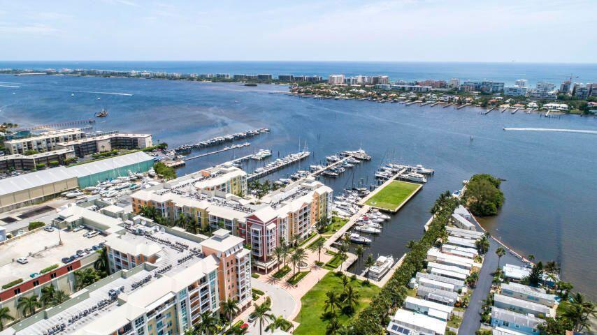 MOORINGS AT LANTANA CONDO 2 - Residential
