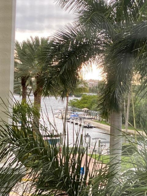 MOORINGS AT LANTANA CONDO 2 - Residential