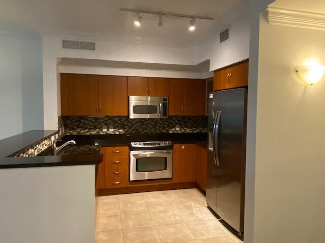 MOORINGS AT LANTANA CONDO 2 - Residential