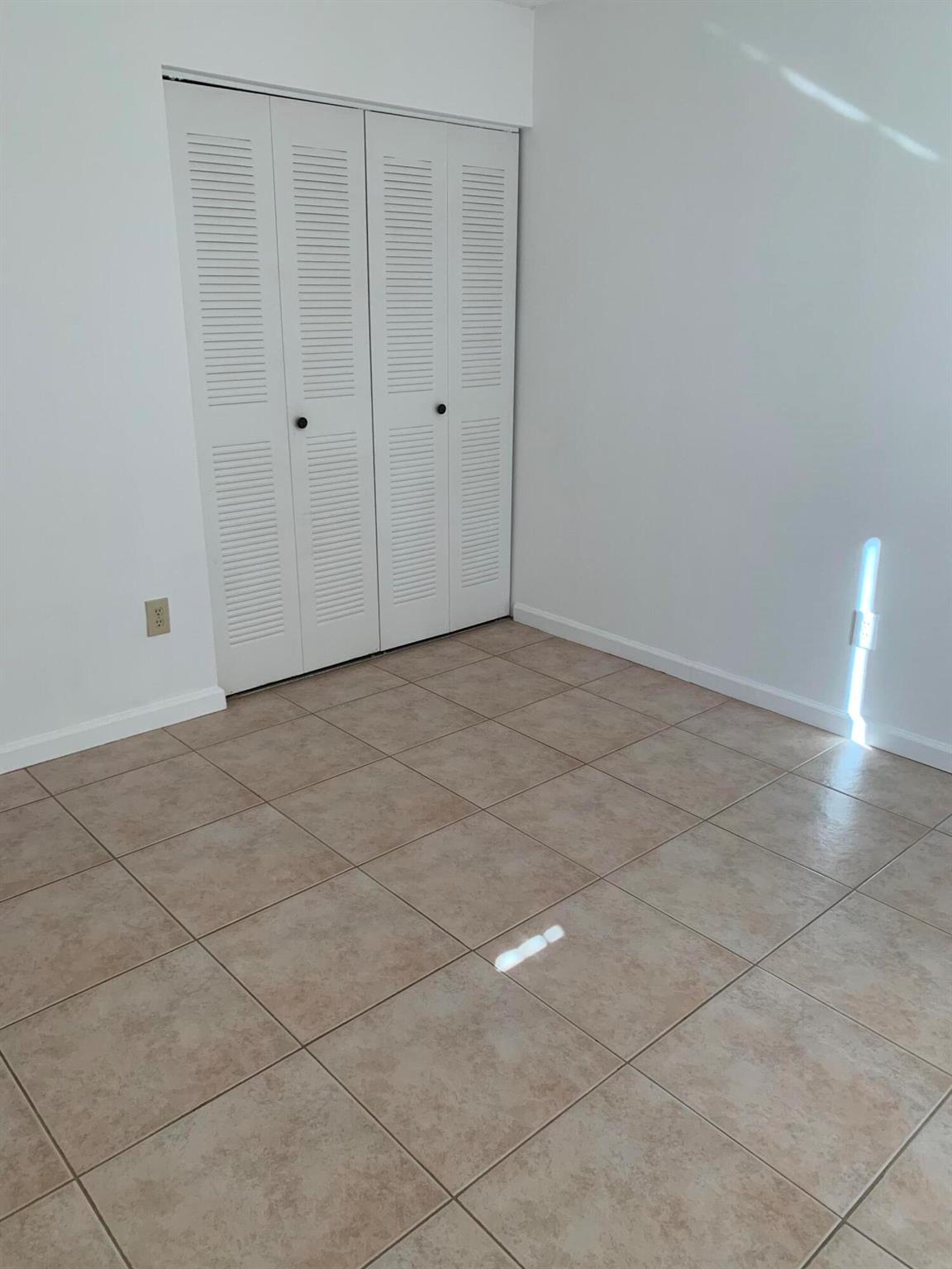 KINGS POINT BELFORT ''P'' - Residential