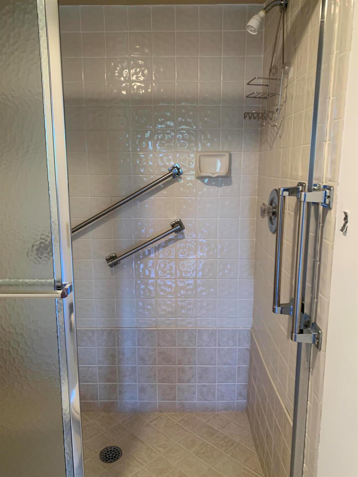 KINGS POINT BELFORT ''P'' - Residential