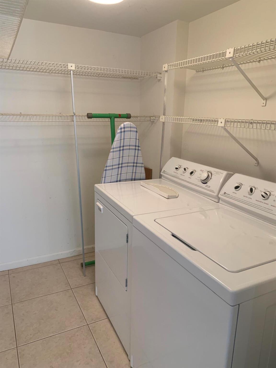 KINGS POINT BELFORT ''P'' - Residential