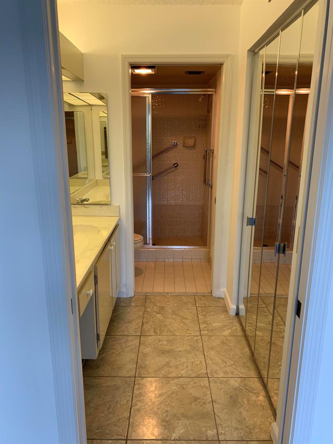 KINGS POINT BELFORT ''P'' - Residential