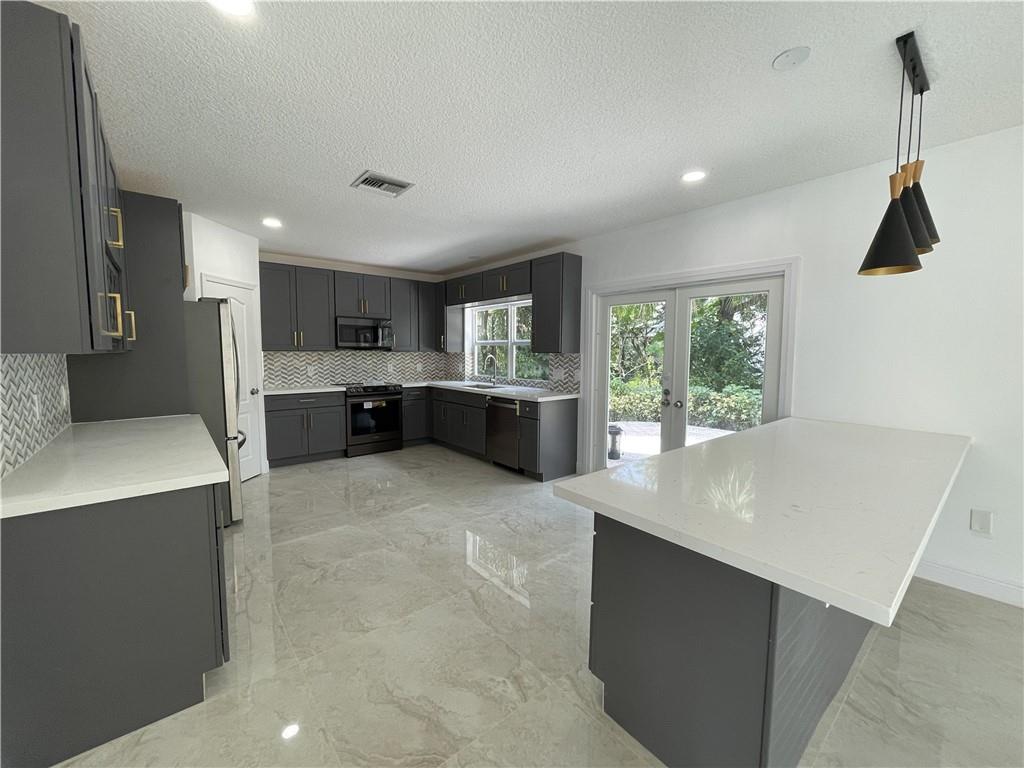 Woodside Estates 127-10 B - Residential