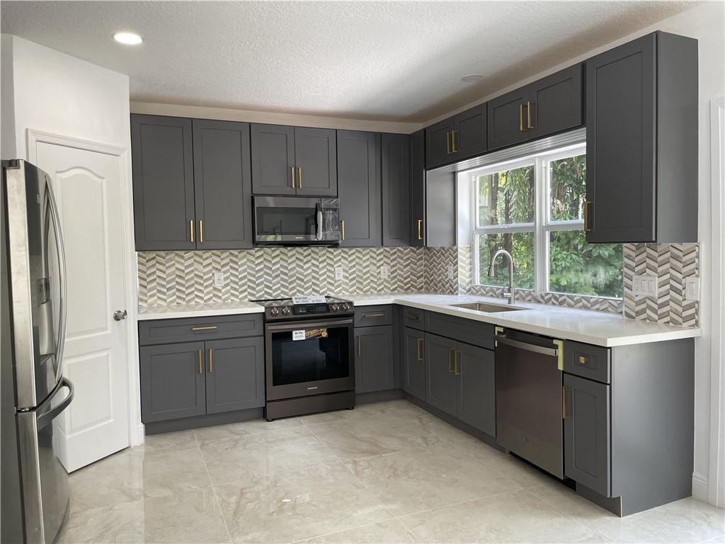 Woodside Estates 127-10 B - Residential