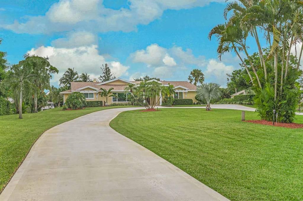 Photo of 5287 SW Anhinga Avenue, Palm City, FL 34990 (MLS # R10742502)